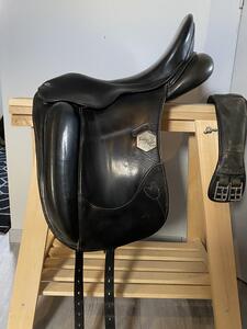 Selle de dressage