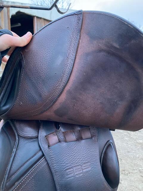 selle en cuir marron