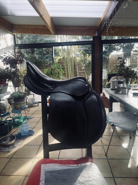 Selle 17 pouces 1/2