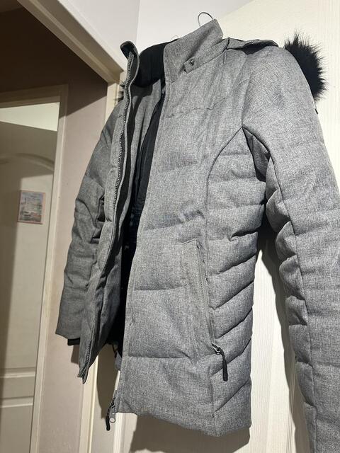 Manteau Mountain horse