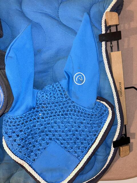 Ensemble tapis bonnet equitheme guêtres bleu