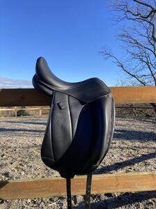 Selle de dressage