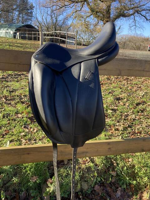 Selle de dressage
