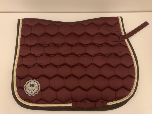 Tapis de selle satinée
