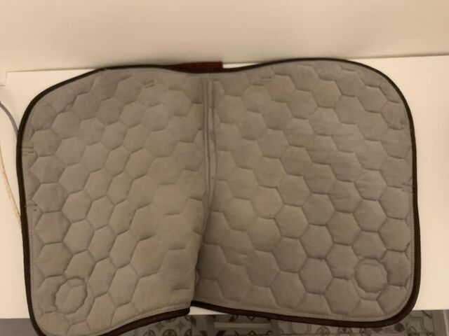 Tapis de selle satinée