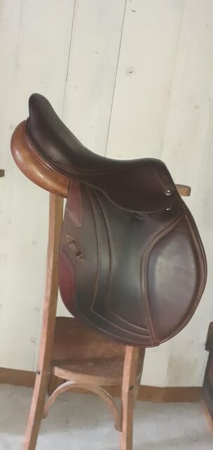 Selle CWD SE02 17", quartiers 2L, refaite en 2022