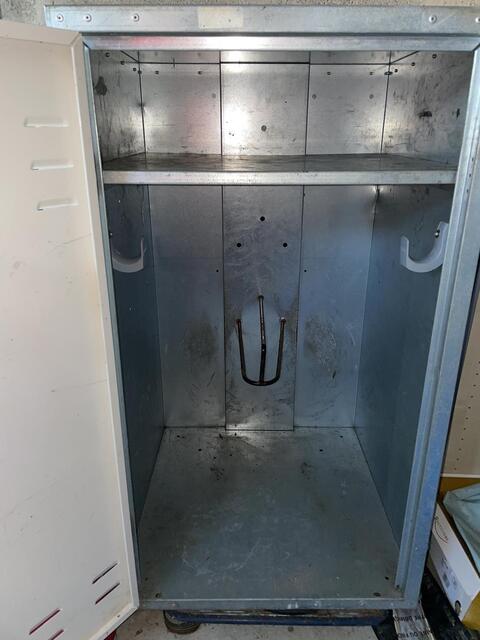Armoire de sellerie en acier