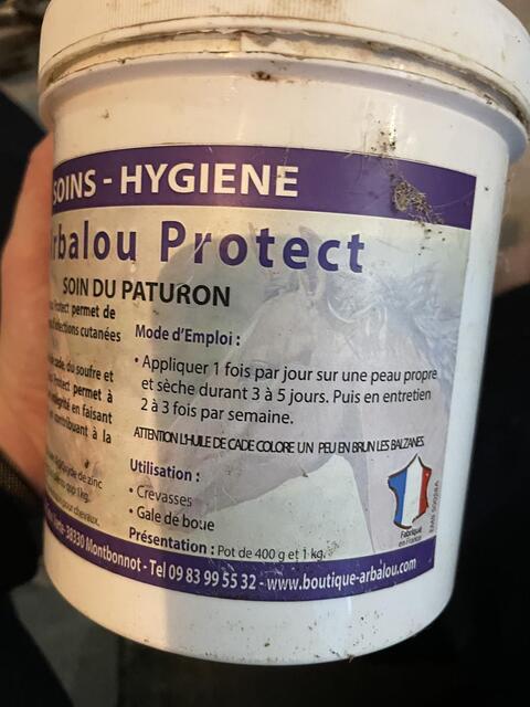 Soin paturon Arbalou (gale de boue/crevasses)