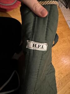 Tapis vert et beige HFI
