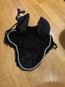 Bonnet cheval noir