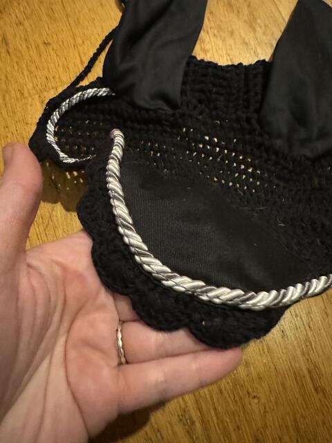 Bonnet cheval noir