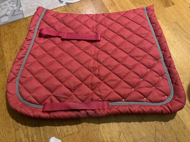 Tapis rose avec strass équitheme