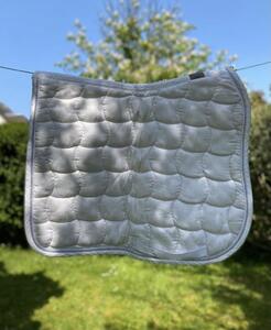 Tapis blanc