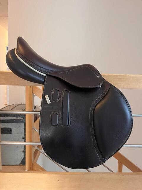 Selle obstacle 2023 semi-creuse 17,5 GBS