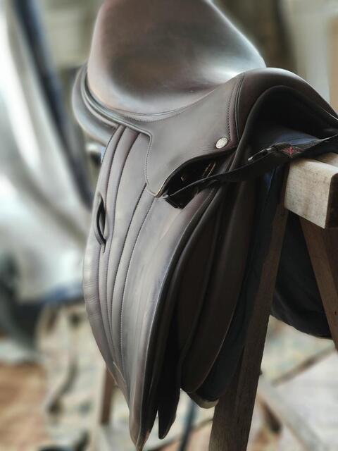 Selle BUTET 17.5" refaite à neuf (facture à l'appui)