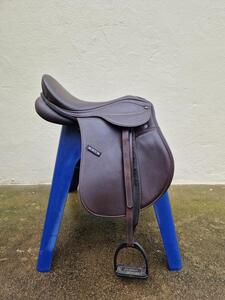 Selle Norton équipée