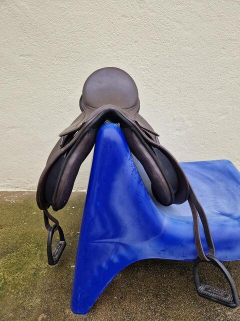 Selle Norton équipée