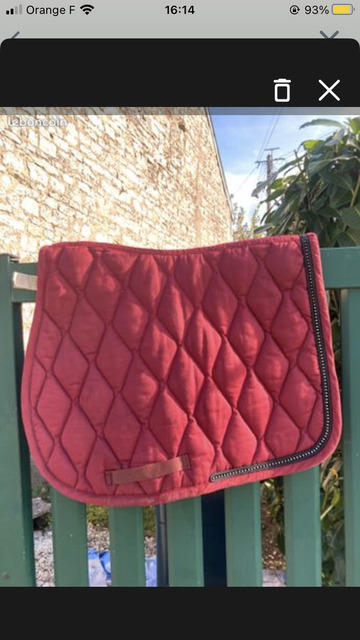 Tapis bordeaux