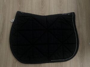 Tapis noir à strass