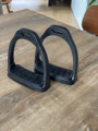 Etriers plastique incurvés