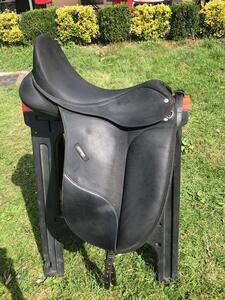 selle de dressage Wintec 17 "