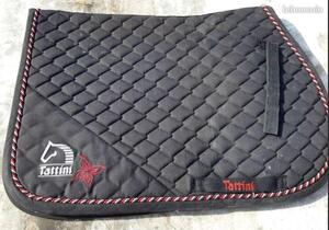 Tapis noir Tattini