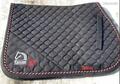 Tapis noir Tattini