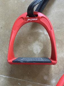Paire d’etriers Jin Stirrup + étrivières