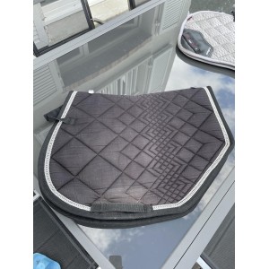 Tapis coupé noir avec strass