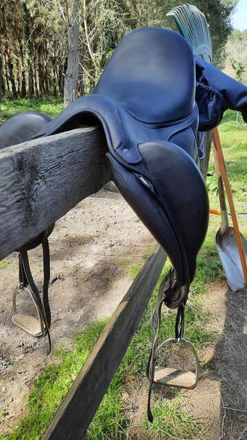 SELLE DRESSAGE
