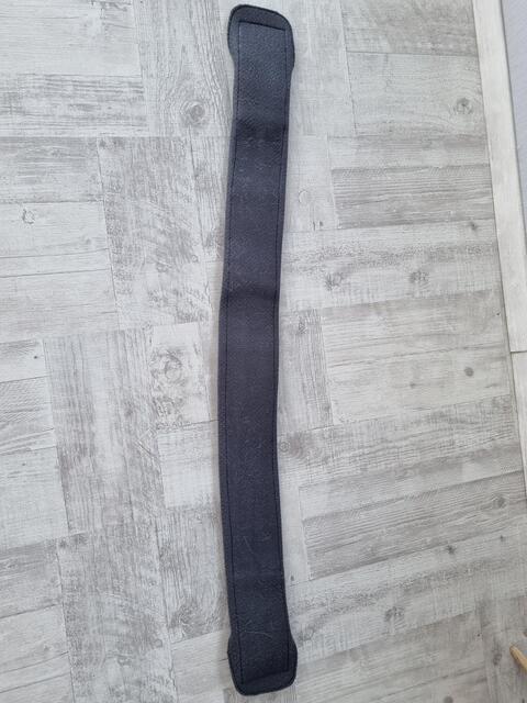 Sangle de couleur rouge Taille 115 cm avec élastique Marque PICASSO