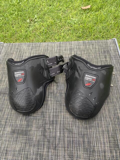 PROTEGES BOULETS ZANDONA Carbon Air Black Edition