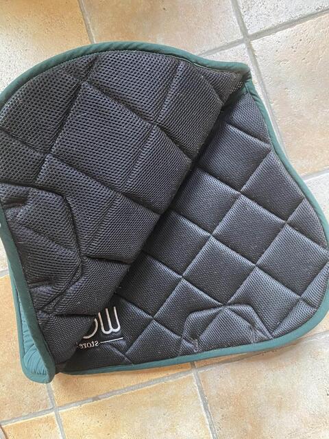 Tapis + Bonnet WOW store