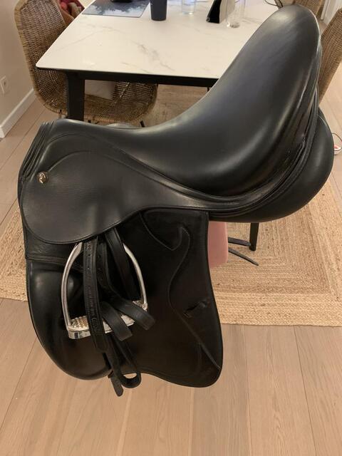 Selle dressage Prestige Optimax / 17" noire