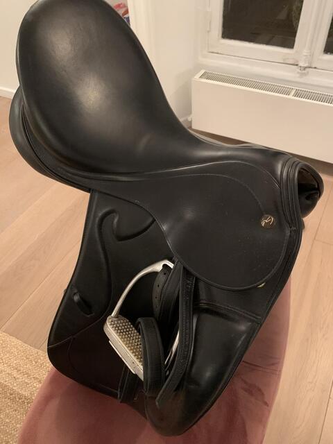 Selle dressage Prestige Optimax / 17" noire