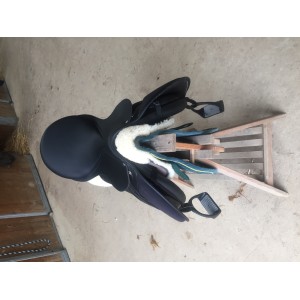 Selle Synthétique Équipée