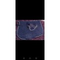 Bonnet et tapis bleu marine