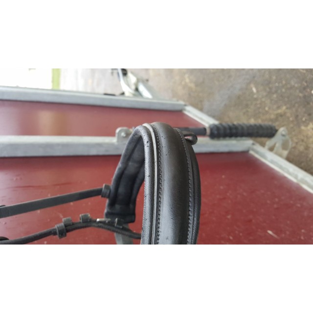 Filet noir avec perles T. COB