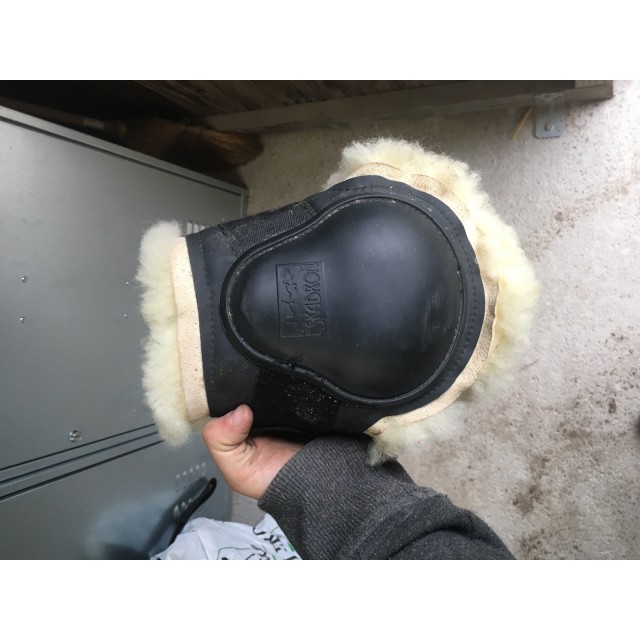 Protège-boulets en mouton ESKADRON