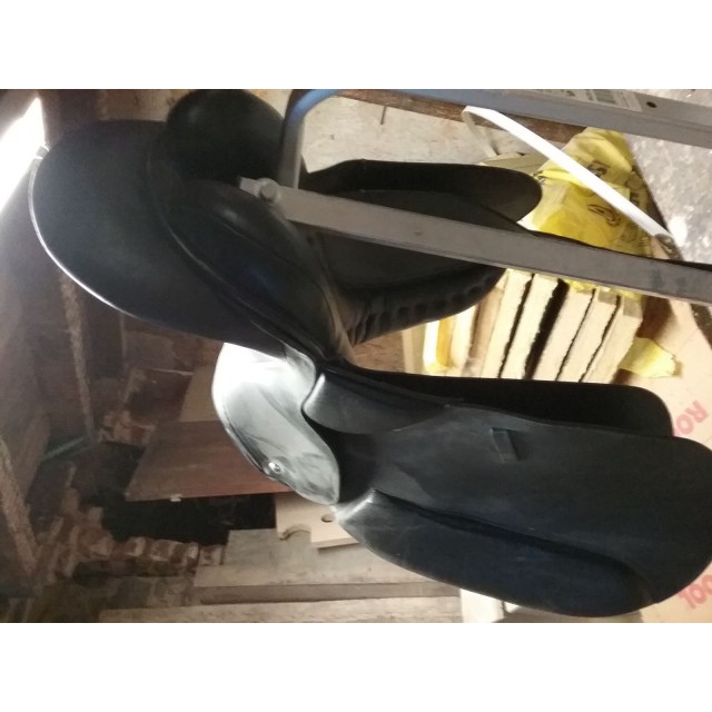 Selle de dressage à vendre