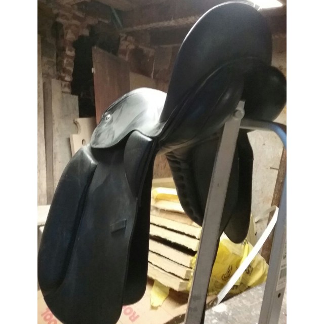 Selle de dressage à vendre