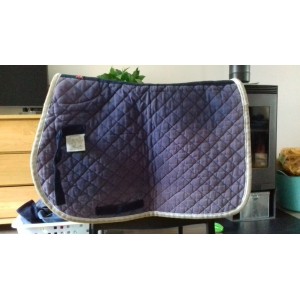 tapis elizabeth greenwood bleu avec renfort mouton au garrot