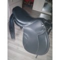 Selle d'équitation Fouganza noir + sangle COMME NEUVE