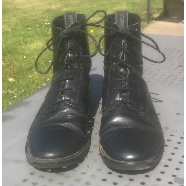 Boots Steeds