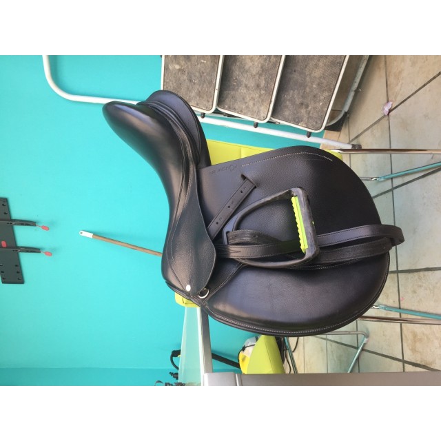 Selle mixte en cuir noir