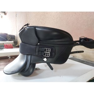 Selle dressage Cuir noir Neuve