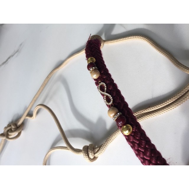 Licol beige et bordeau