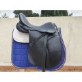 Selle noir mixte orientée dressage (équipée).