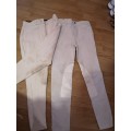 2 pantalons blancs à saisir