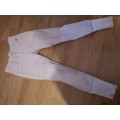 2 pantalons blancs à saisir